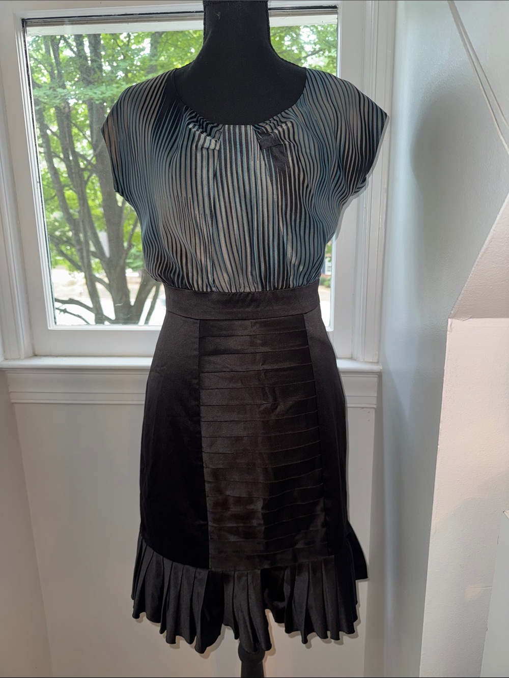 💕💕BCBGeneration Black Satin-Panel Pleated Hem Pencil Skirt 💕💕💕